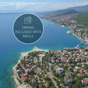 Hotel Paviljoni Slaven, Selce